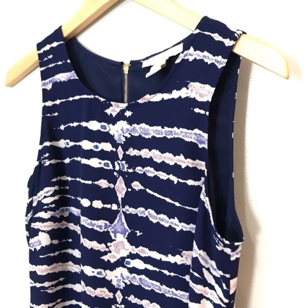 Dress - Picture 8 of 8
